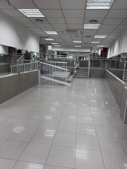 Retail in Inca, Islas Baleares for sale - Interior Photo - Image 2 of 18