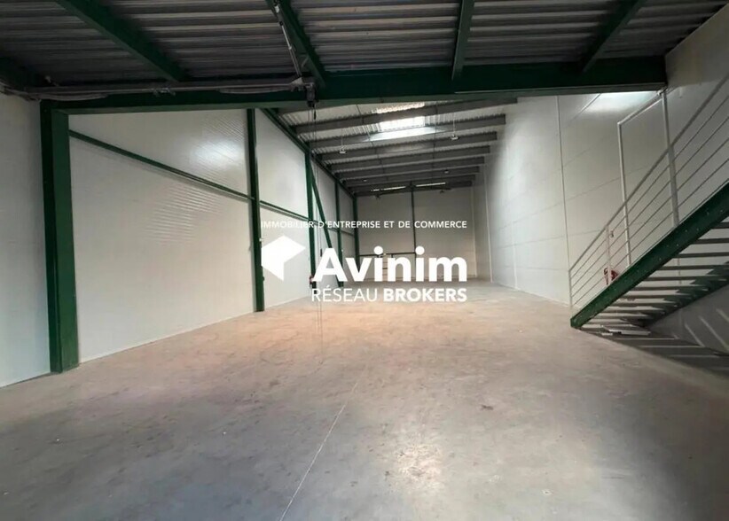 Industrial in Bernes-sur-Oise for lease - Interior Photo - Image 2 of 3