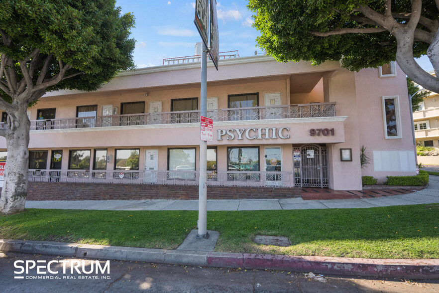 9701 W Pico Blvd, Los Angeles, CA for lease - Building Photo - Image 3 of 8