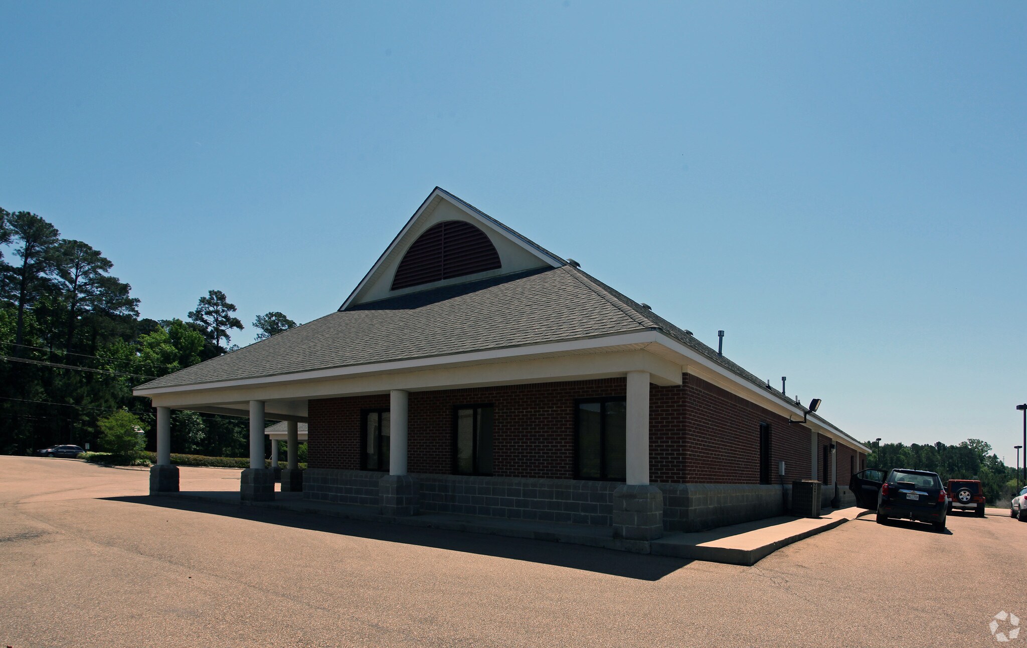 7215 S Siwell Rd, Byram, MS 39272 FreeStanding Medical Office