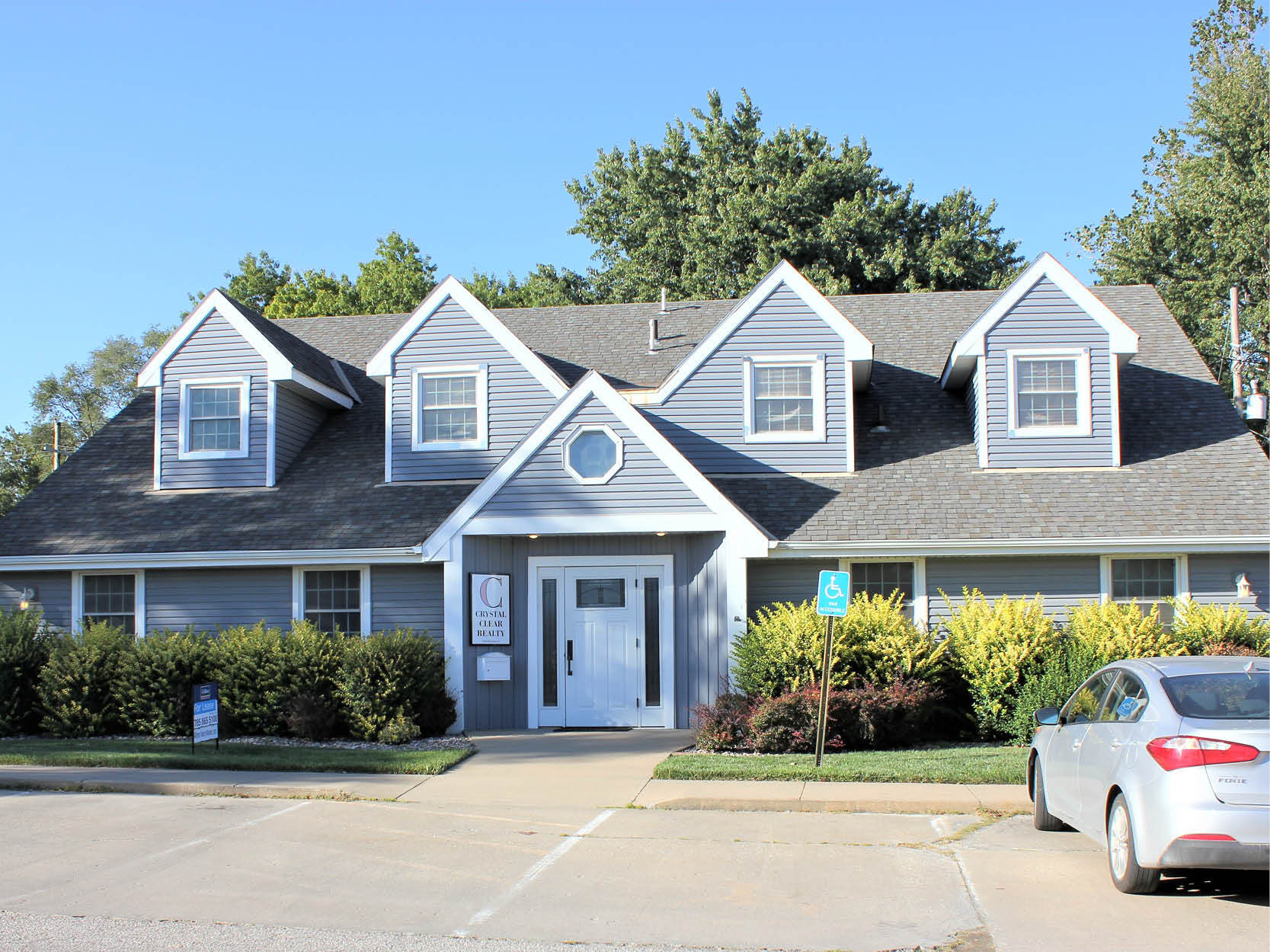 3504 Westridge Dr, Lawrence, KS for sale Building Photo- Image 1 of 1