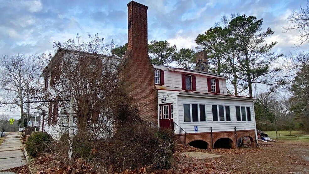 8373 Mary Ball Rd, Lancaster, VA 22503