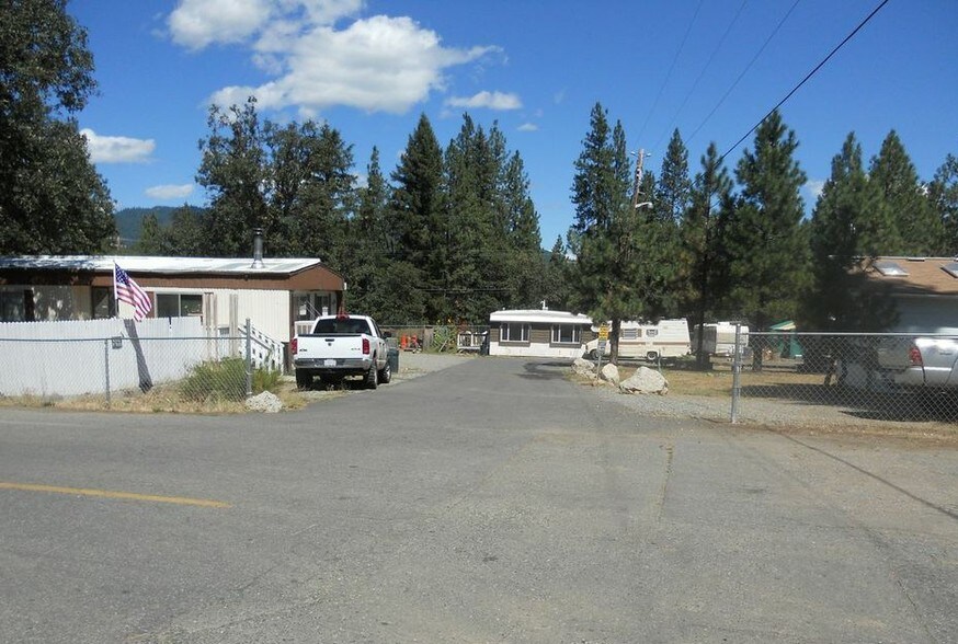 1524 Hill Rd, Hayfork, CA 96041