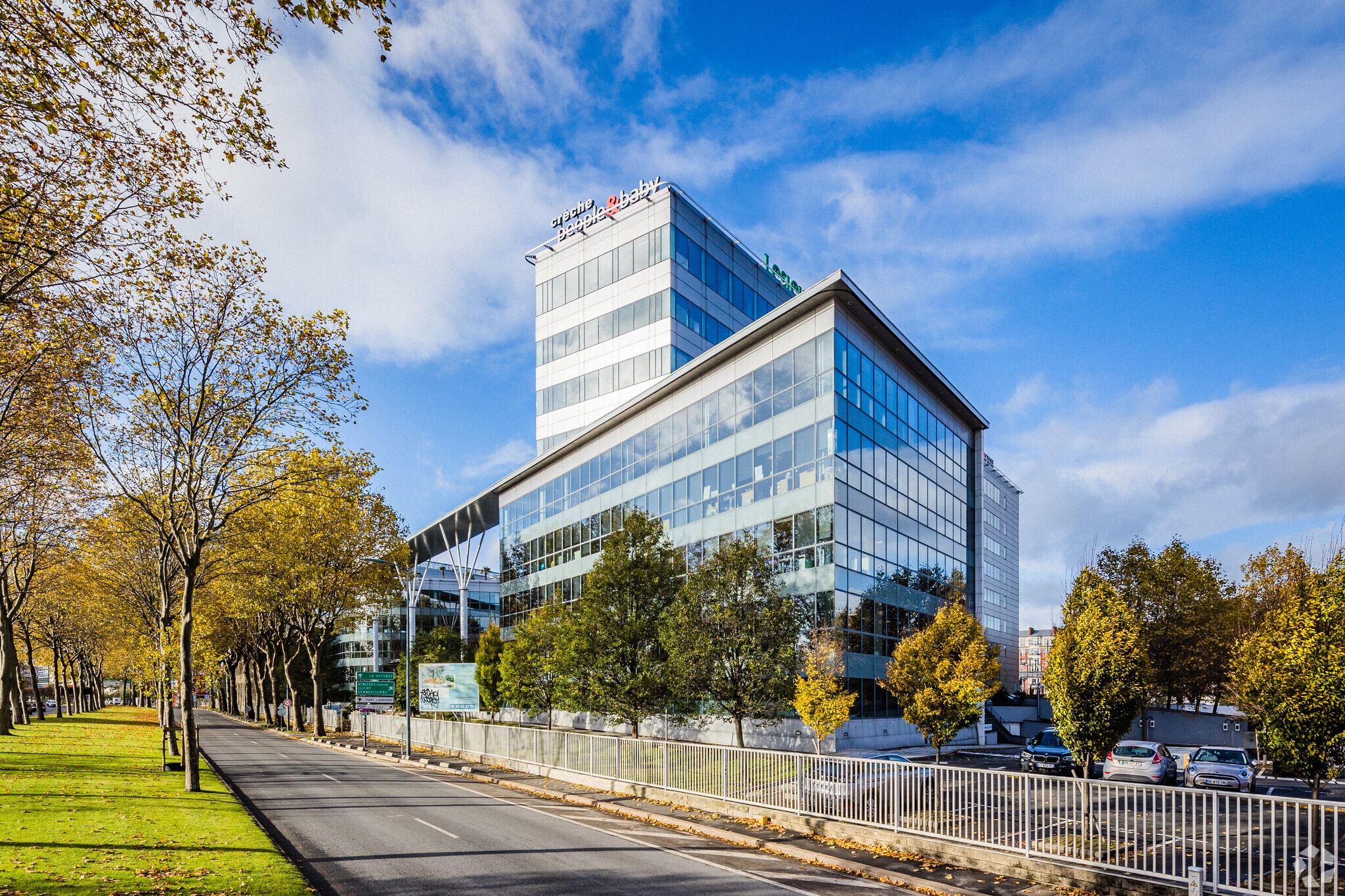 Office in Asnières-sur-Seine for lease Primary Photo- Image 1 of 7