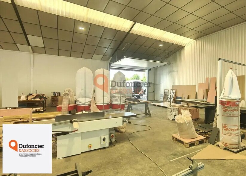 Flex in Poitiers for lease - Interior Photo - Image 2 of 5