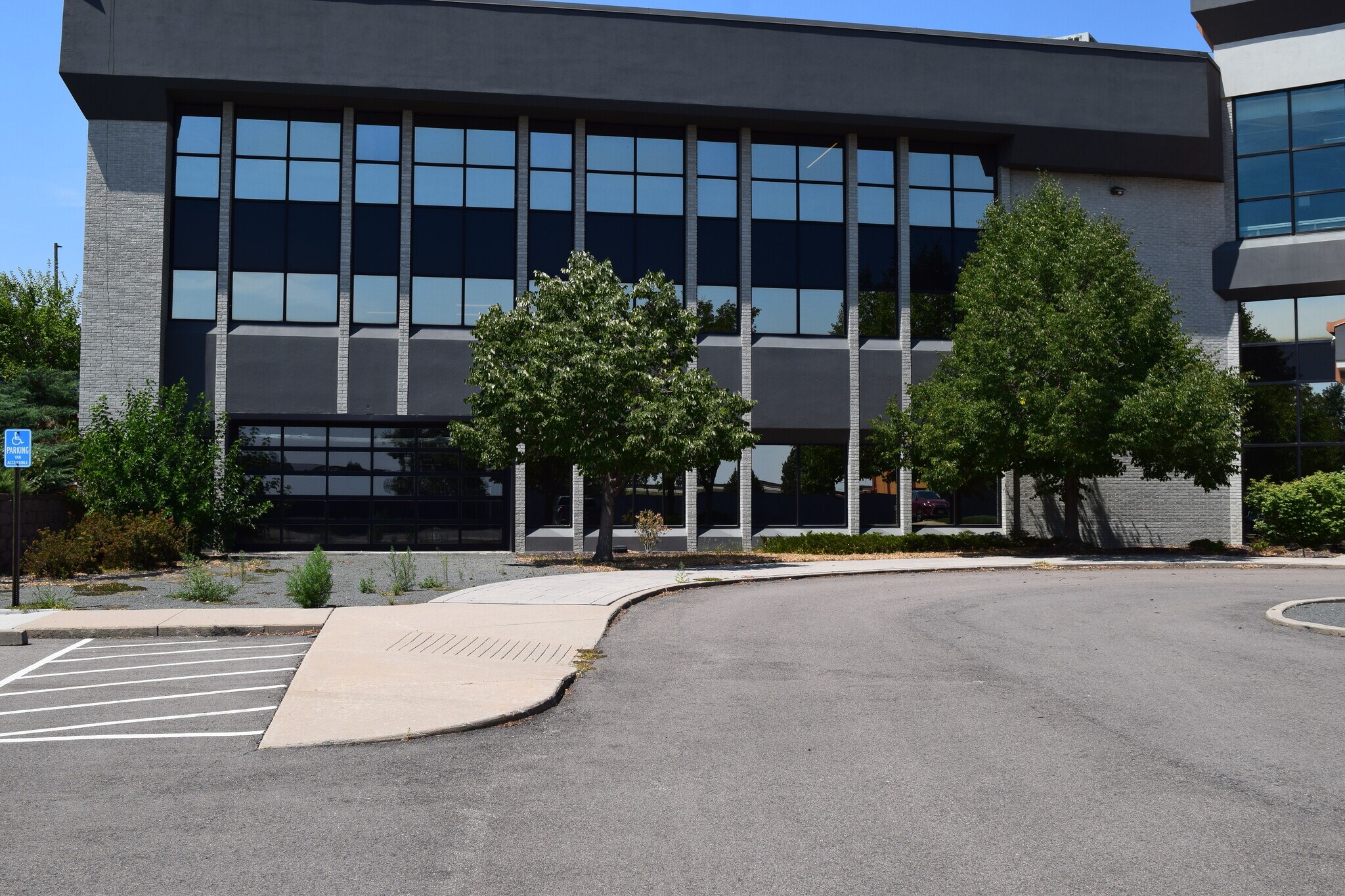 400 W 48th Ave, Denver, CO for lease Interior Photo- Image 1 of 6