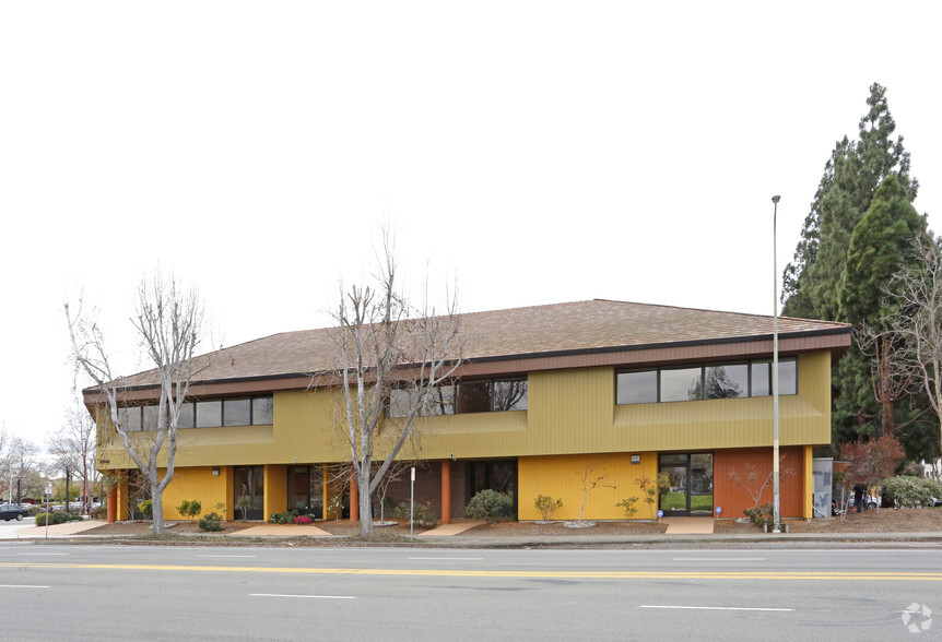 39055 Hastings St, Fremont, CA for lease - Building Photo - Image 3 of 9