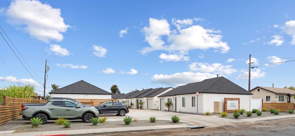 6752-6770 Solita Ave, San Diego, CA for sale - Building Photo - Image 2 of 17