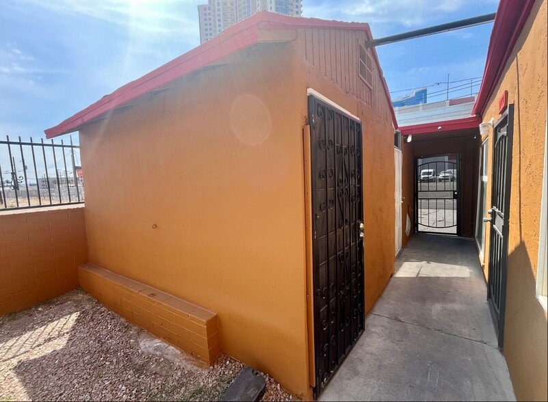 239 W Cleveland Ave, Las Vegas, NV for sale - Building Photo - Image 3 of 74