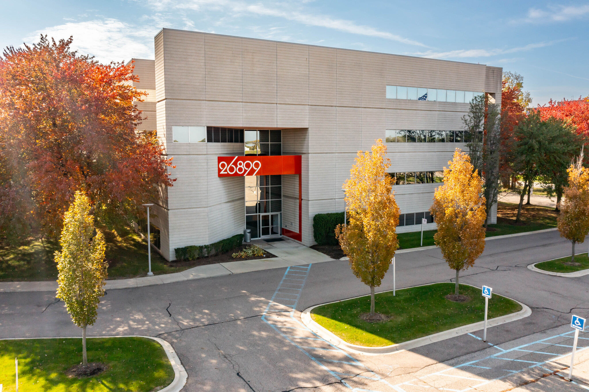 26899 Northwestern Hwy, Southfield, MI for lease Building Photo- Image 1 of 12