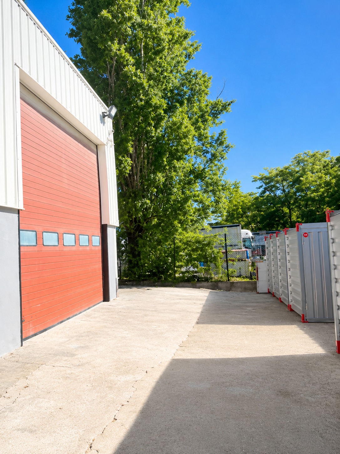 Flex in Morangis for lease Interior Photo- Image 1 of 2