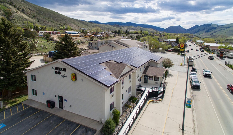 702 Scott St, Gardiner, MT for sale - Building Photo - Image 2 of 44