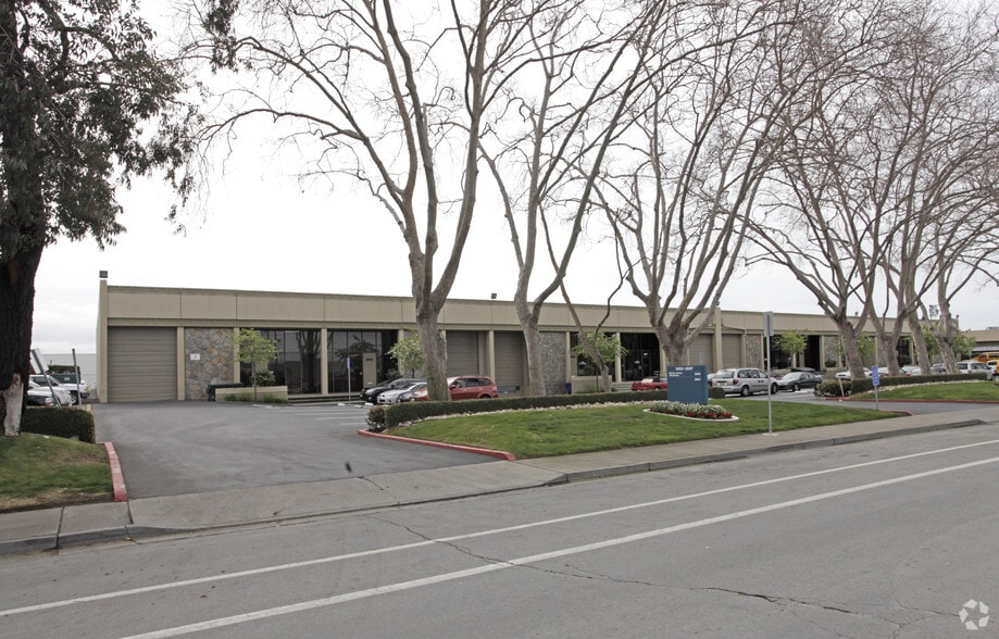 2999-3057 Teagarden St, San Leandro, CA for lease - Building Photo - Image 3 of 5