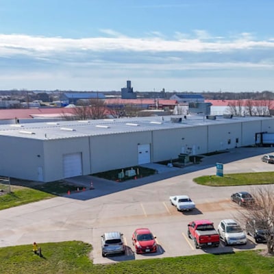 3315-3321 Island Circle cir, Grand Island, NE for lease - Building Photo - Image 2 of 6