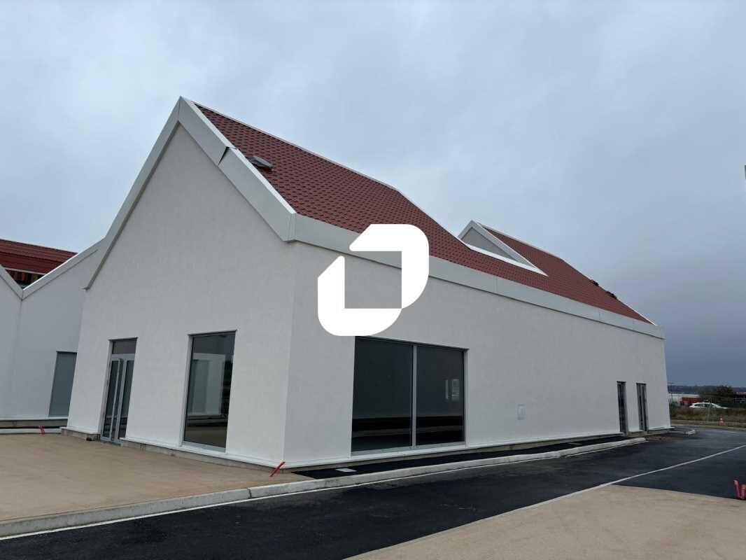 Retail in Esmans for sale Building Photo- Image 1 of 2