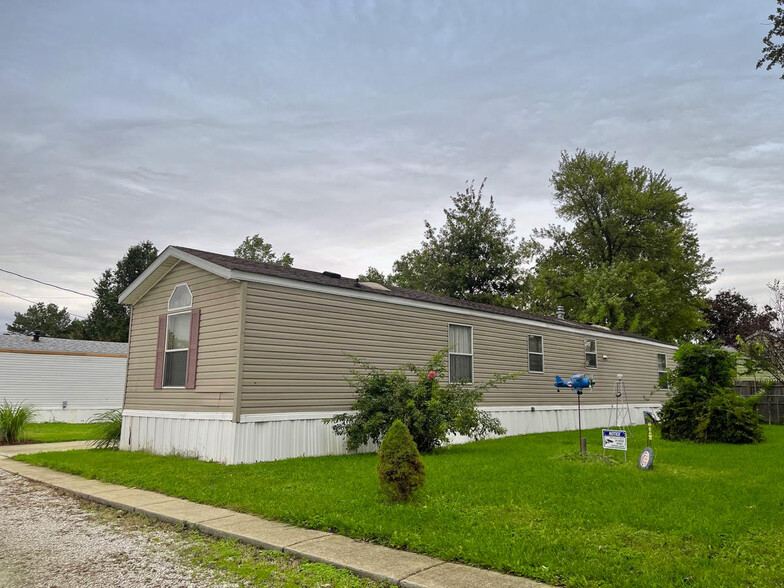 Fairview Trailer Court park, Taylorville, IL for sale - Primary Photo - Image 2 of 11