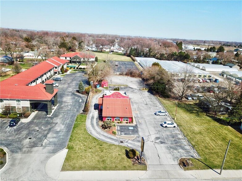 3306 Milan Rd, Sandusky, OH 44870