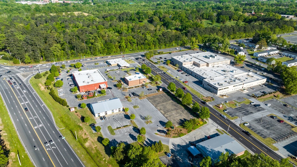 10 Redmond Rd, Rome, GA 30165 Berry Crossing