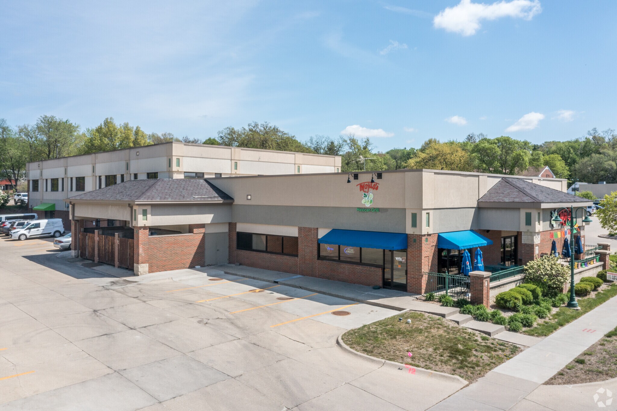 6611 University Ave, Windsor Heights, IA 50324 Windsor Heights Town