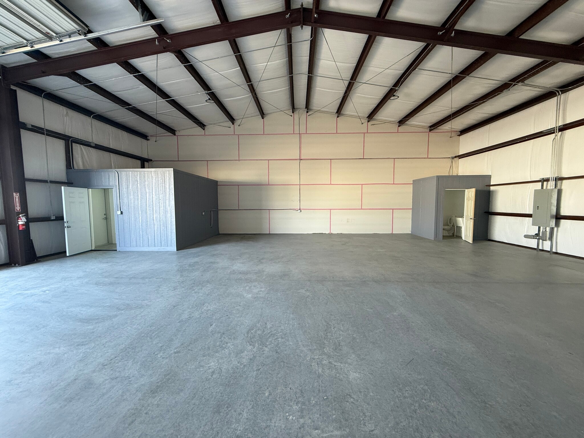 2170 Collins Rd, Denton, TX for lease Interior Photo- Image 1 of 6
