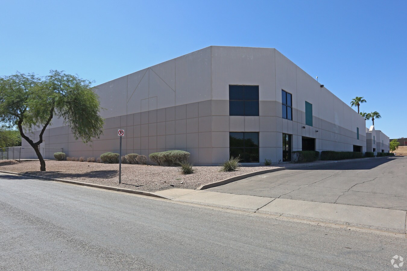 5701 W Latham St, Phoenix, AZ, 85043 Industrial Space For Lease