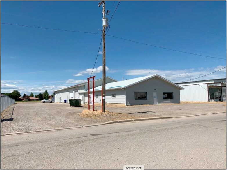 4209 3rd St E, Claresholm, AB T0L 0T0