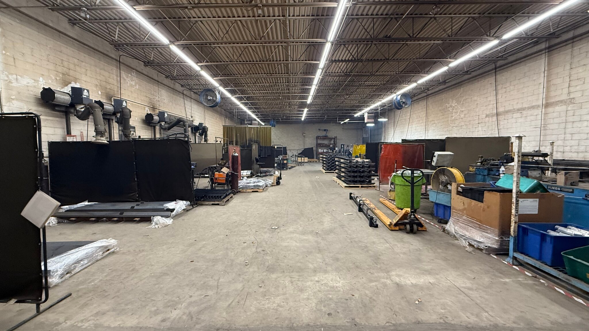 48 Vincent Cir, Warminster, PA for lease Interior Photo- Image 1 of 1