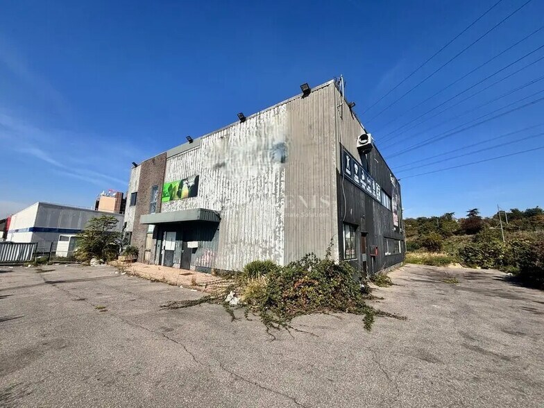 Office in Créteil for sale - Building Photo - Image 2 of 7