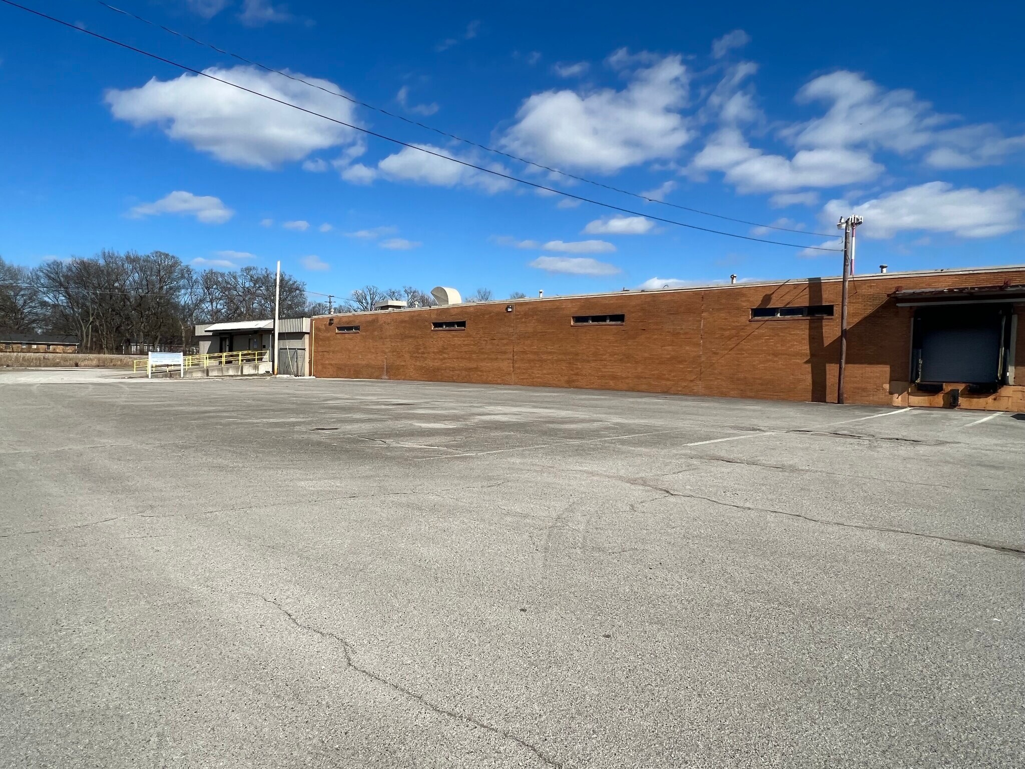 1121 Skyline Dr, Hopkinsville, KY 42240 - Industrial for Sale | LoopNet