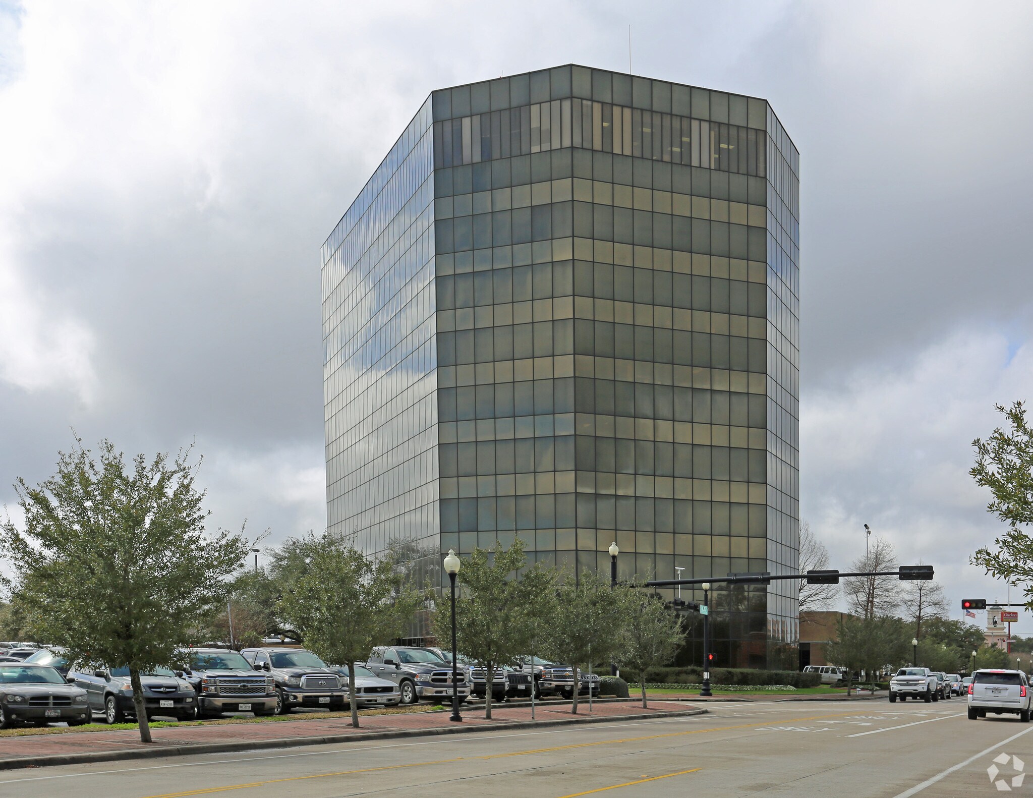 2615 Calder Ave, Beaumont, TX 77702 Beaumont Tower