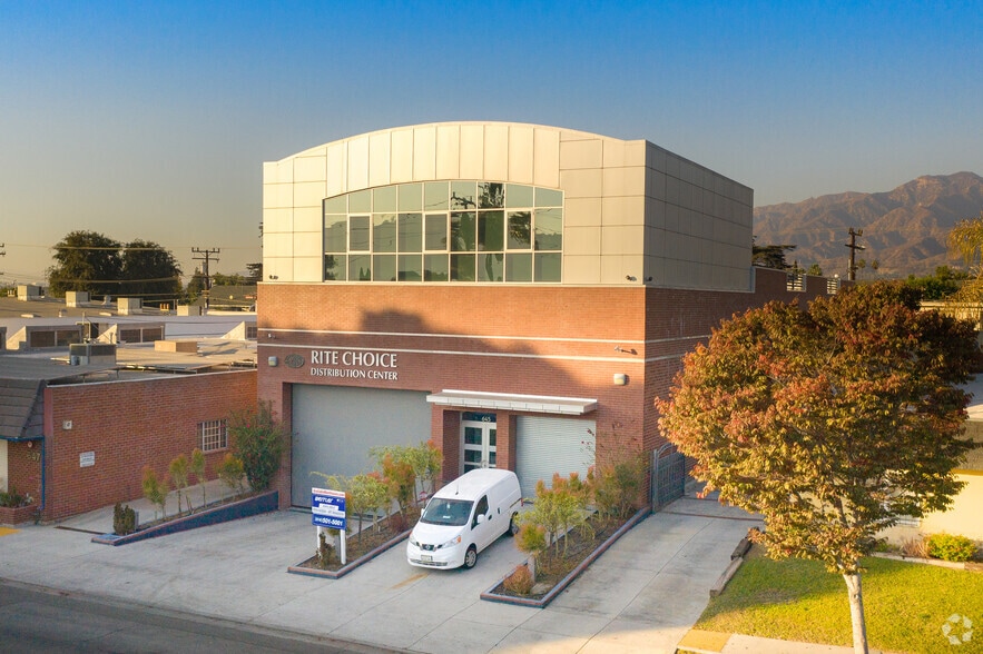 645 W Broadway, Glendale, CA for lease - Primary Photo - Image 1 of 17