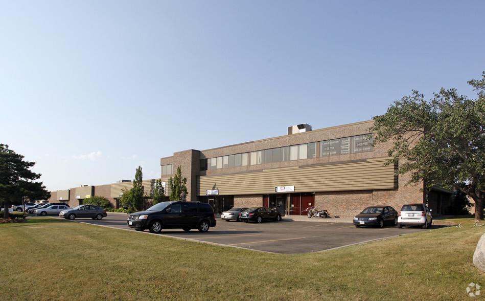 1351 Matheson Blvd E, Mississauga, ON for lease - Primary Photo - Image 1 of 2