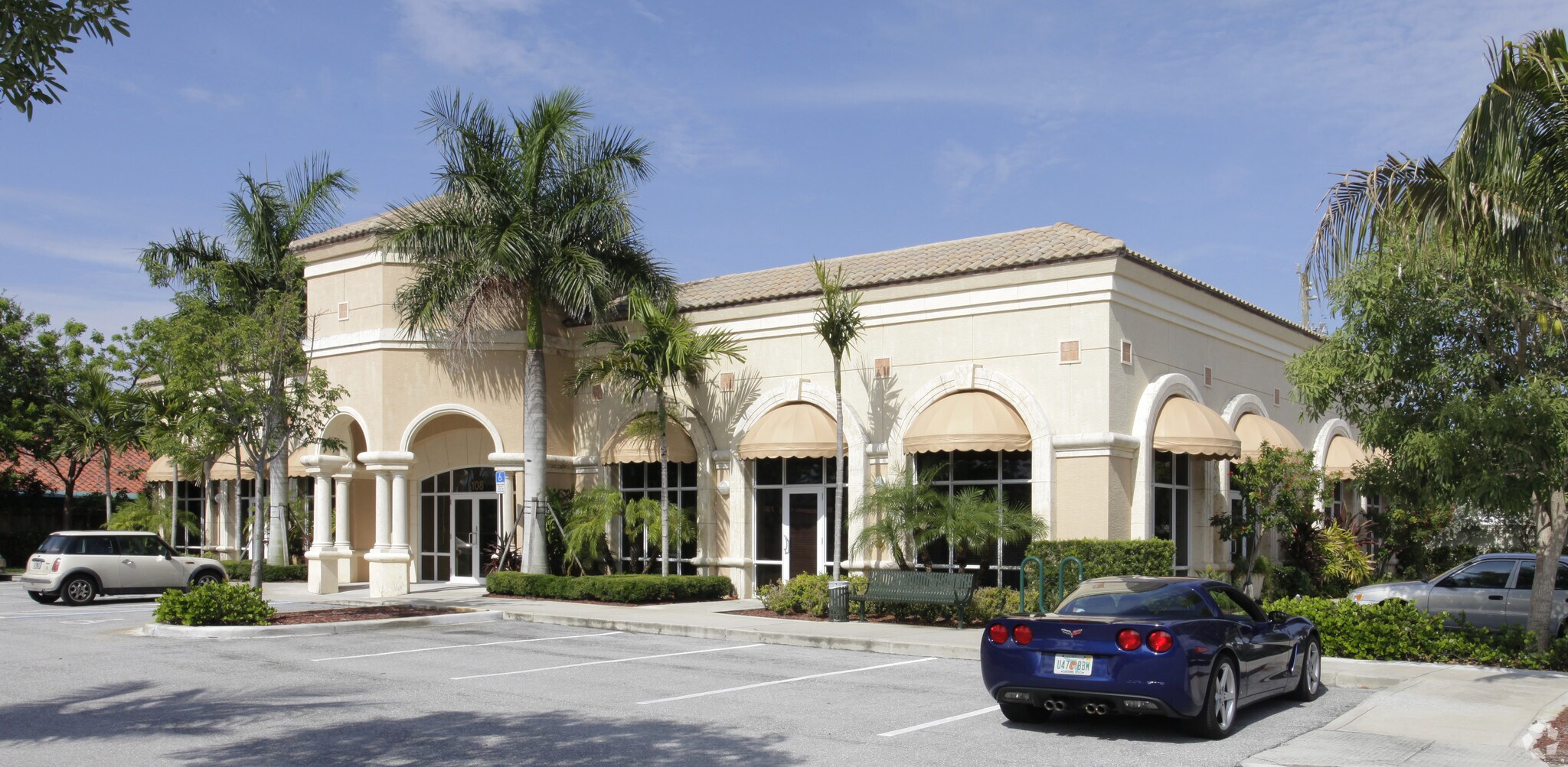 108 Intracoastal Pointe Dr, Jupiter, FL for sale Primary Photo- Image 1 of 1