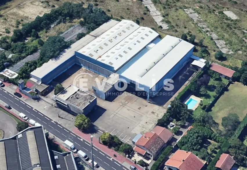 Flex in Saint-Priest for lease - Building Photo - Image 1 of 18