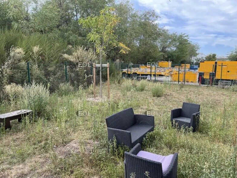 Industrial in Corbas for lease - Building Photo - Image 3 of 12