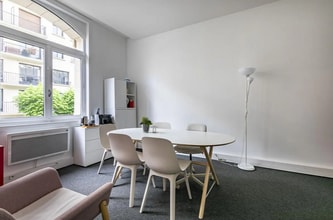 24 Rue Eugène Flachat, Paris for lease Interior Photo- Image 2 of 6