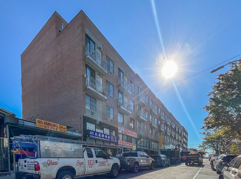 4109-4131 Haight St, Flushing, NY for lease - Primary Photo - Image 1 of 16