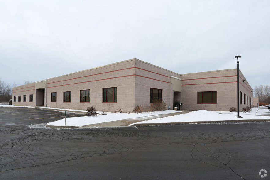 4950 Genesee St, Cheektowaga, NY for lease - Building Photo - Image 3 of 8