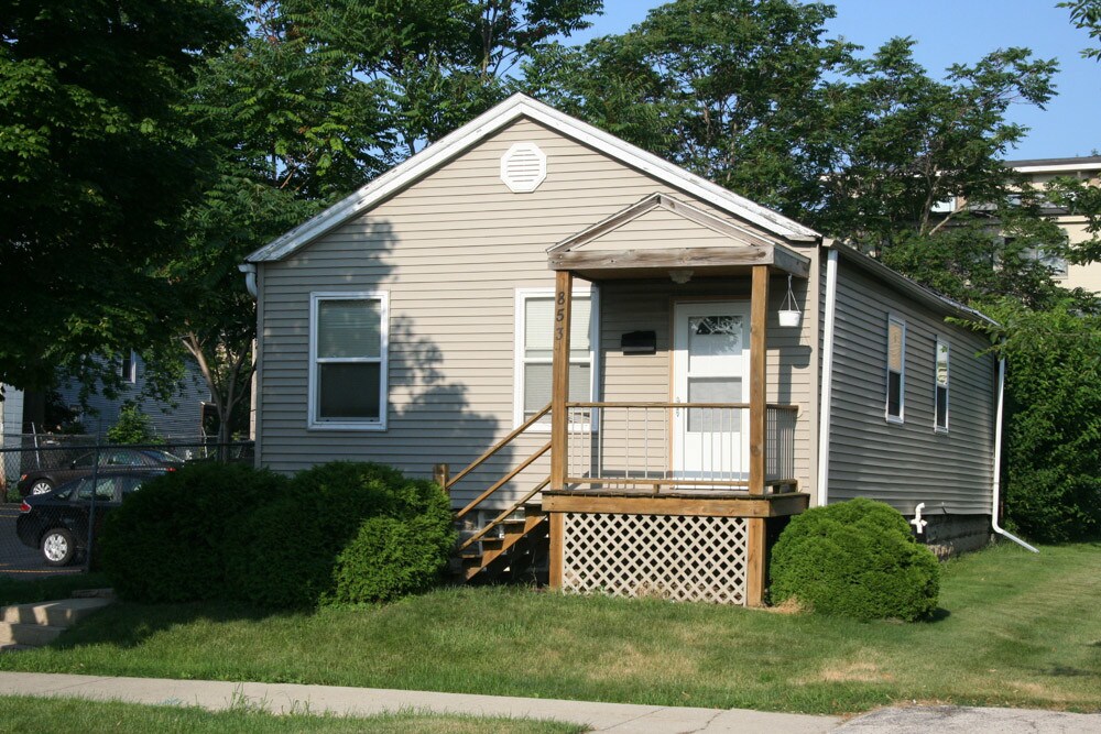 Mini Marquette Block portfolio of 5 properties for sale on LoopNet.com Primary Photo- Image 1 of 5