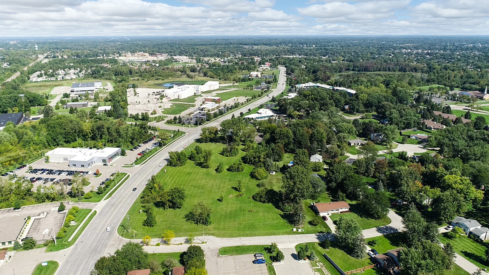 8313 Holly Rd, Grand Blanc, MI 48439