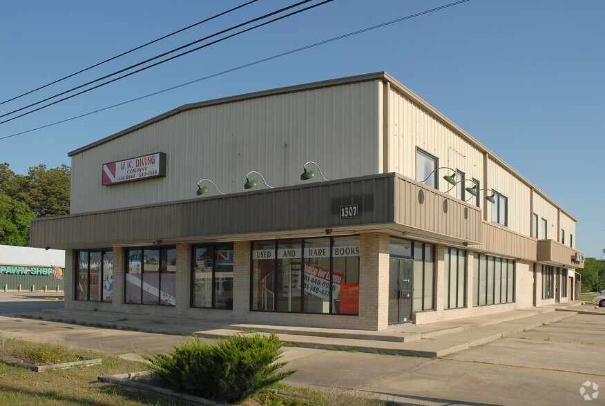 1307 1st St, Humble, TX for sale - Primary Photo - Image 1 of 1