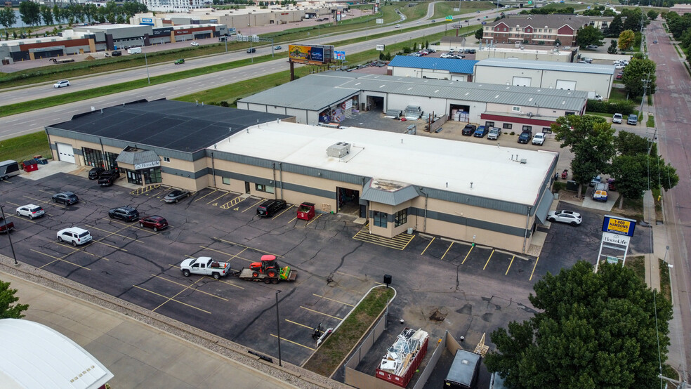 2701 S Carolyn Ave, Sioux Falls, SD for lease - Building Photo - Image 3 of 9