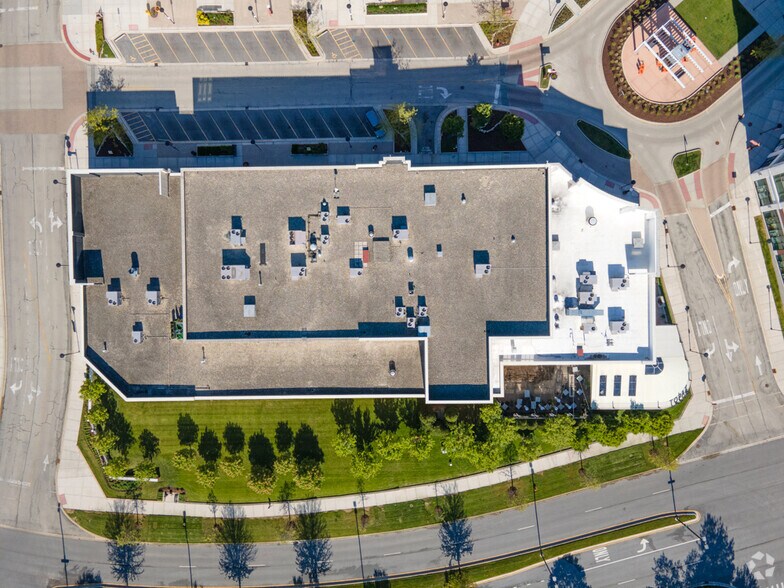 720-780 Village Center Dr, Burr Ridge, IL for lease - Aerial - Image 3 of 21