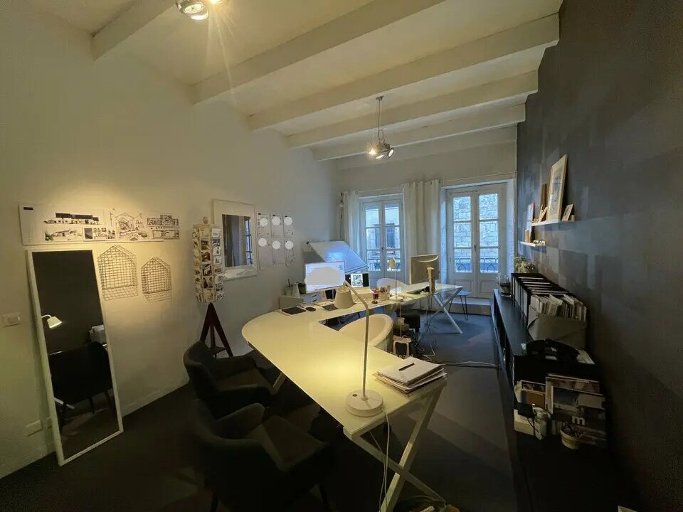 Office in Guérande for lease Interior Photo- Image 1 of 12