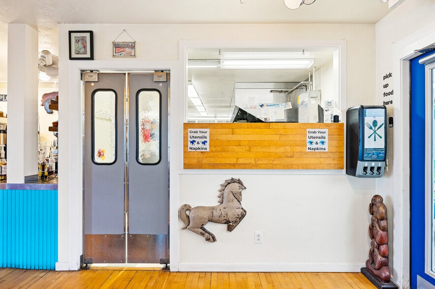 4113 Main St, Fish Creek, WI for sale - Building Photo - Image 3 of 128