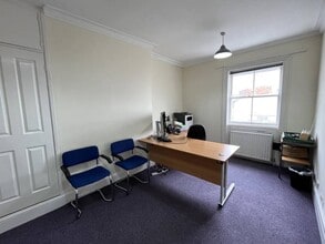 1 Market Sq, Bicester for lease Interior Photo- Image 2 of 5