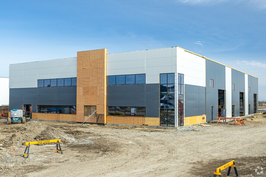 6205 39 St, Leduc, AB for sale - Primary Photo - Image 1 of 1