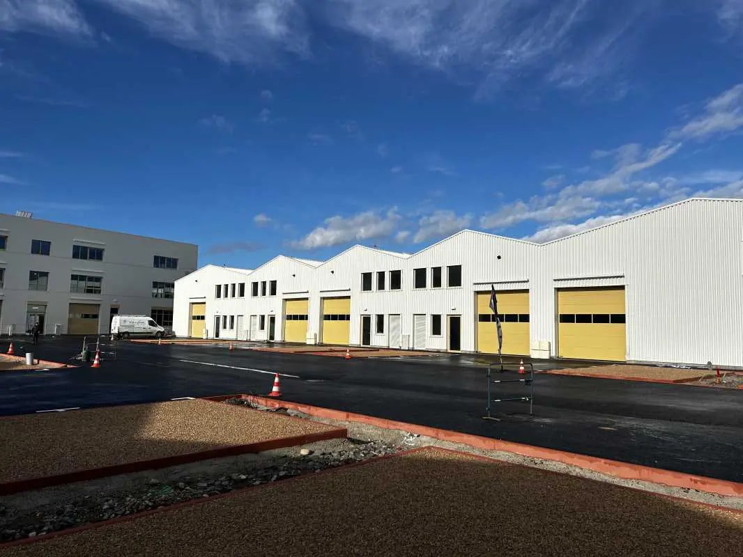 22 Rue Marius Grosso, Vaulx-en-Velin for lease Building Photo- Image 1 of 18