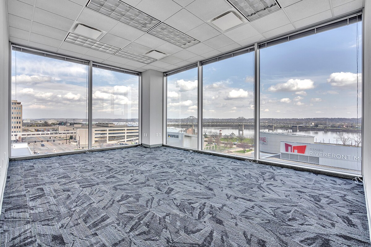 211 Fulton St, Peoria, IL for lease Interior Photo- Image 1 of 1