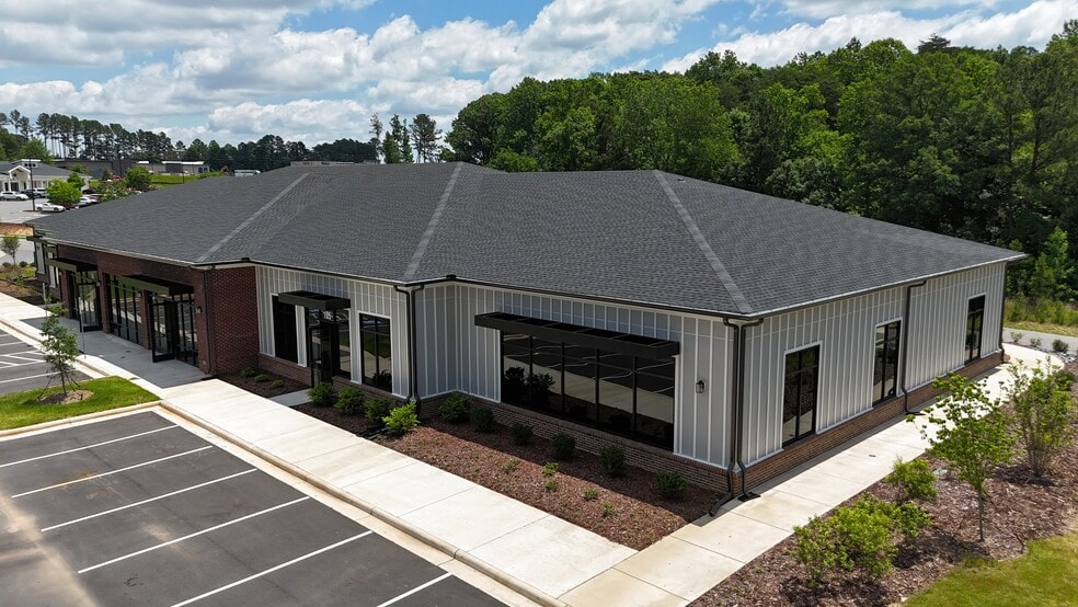 345 Patricia Ln, Fort Mill, SC for lease - Building Photo - Image 2 of 4